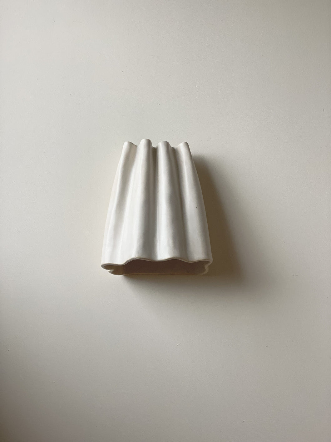 bespoke wave sconce - toi toi preorder