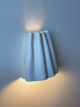 Load image into Gallery viewer, bespoke wave sconce - toi toi preorder
