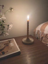Load image into Gallery viewer, candle holder - toi toi
