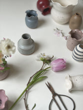 Load image into Gallery viewer, Big bud vase 1 - white -  one of a kind
