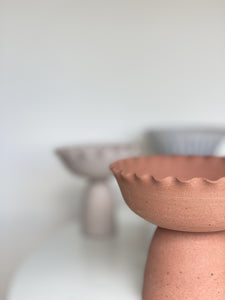 ruffle pedestal bowl 23 - rose