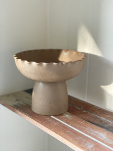 ruffle pedestal bowl 29 - walnut