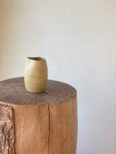 Load image into Gallery viewer, beaker - pear
