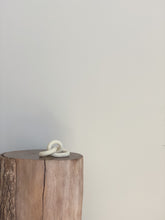 Load image into Gallery viewer, handbuilt sculptural knot 2 - toi toi raw
