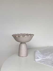 ruffle pedestal bowl 23 - rose