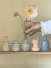 Load image into Gallery viewer, ruffle bud bud vase 512 - one of a kind - peach
