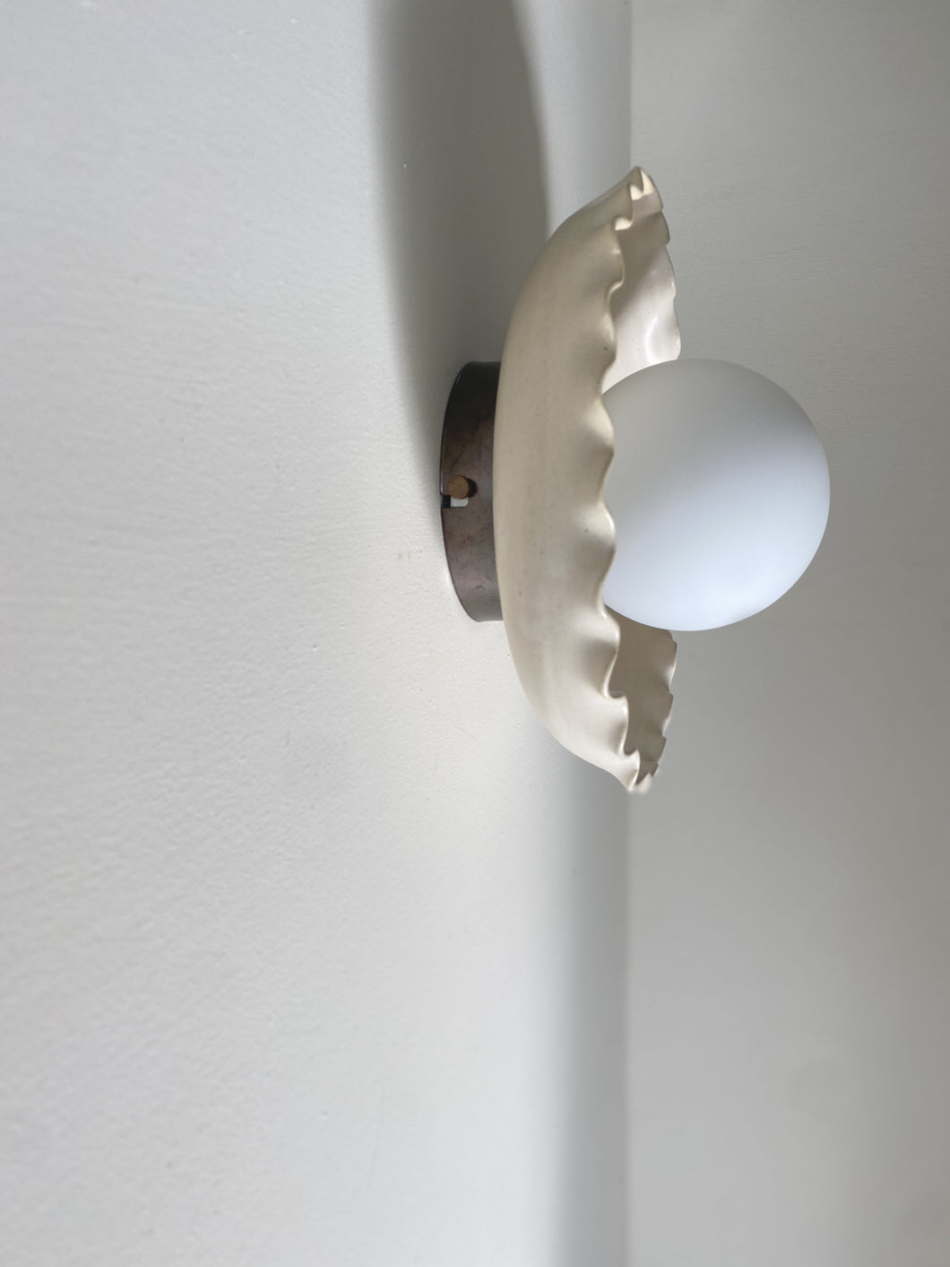 aura scallop wall sconce - toi toi preorder