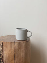 Load image into Gallery viewer, Set of 4 cups - everyday range
