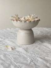 Load image into Gallery viewer, ruffle pedestal bowl 17 - oyster - large

