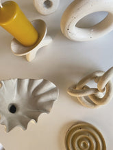 Load image into Gallery viewer, pure beeswax pillar candle
